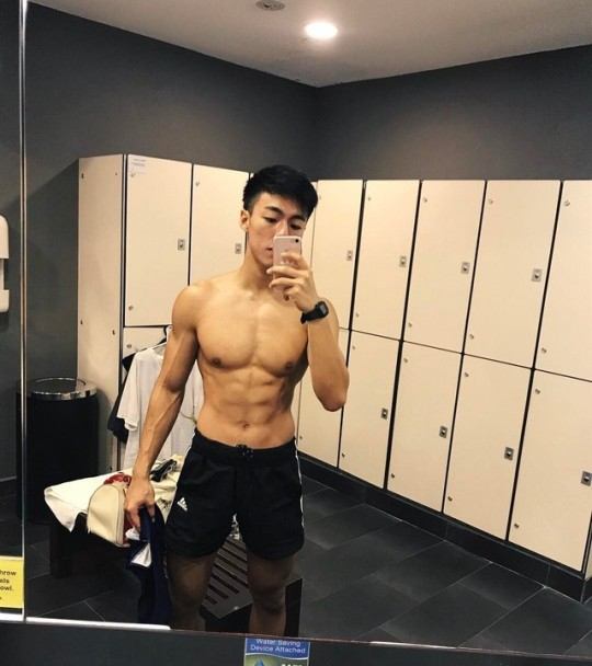 ถอดโชว์เรือนร่าง 1821