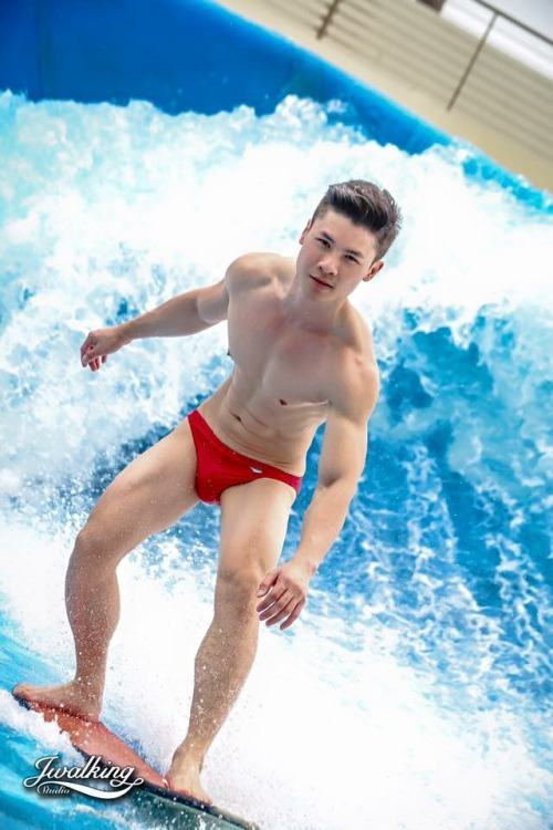 ถอดโชว์เรือนร่าง 1821