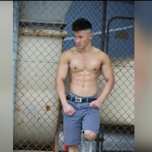 ถอดโชว์เรือนร่าง 1822