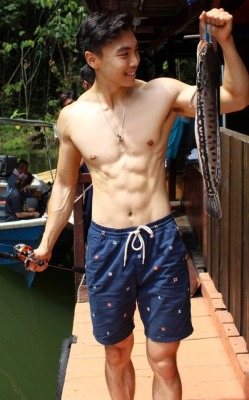 ถอดโชว์เรือนร่าง 1822