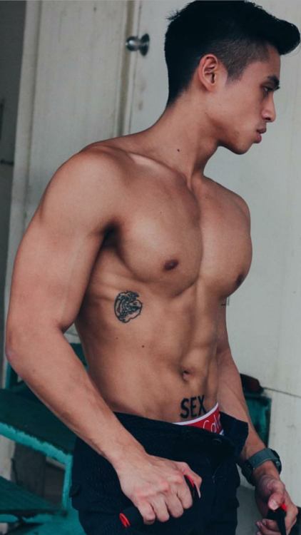 ถอดโชว์เรือนร่าง 1826