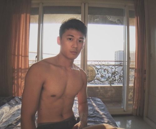 ถอดโชว์เรือนร่าง 1826