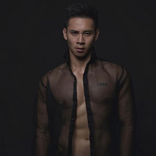 ถอดโชว์เรือนร่าง 1826