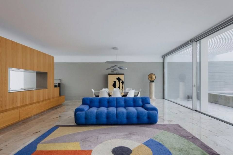 House in Lisbon by Aurora Arquitectos