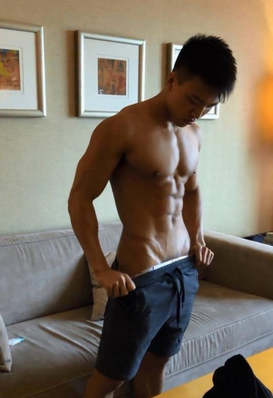 ถอดโชว์เรือนร่าง 1833