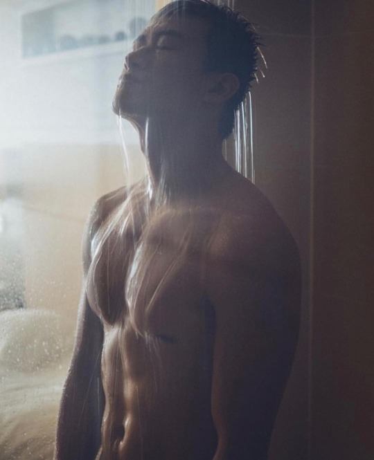 ถอดโชว์เรือนร่าง 1833