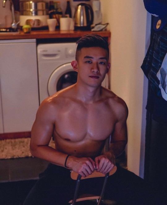 ถอดโชว์เรือนร่าง 1833