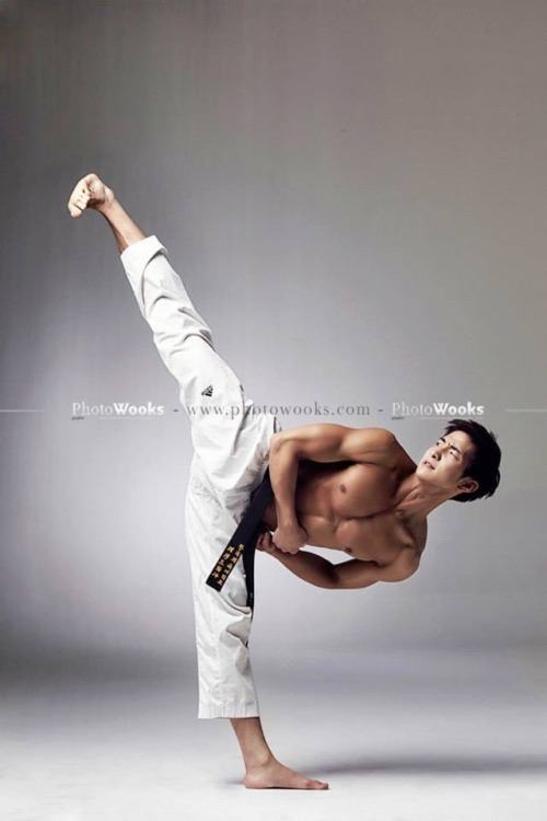 ถอดโชว์เรือนร่าง 1844