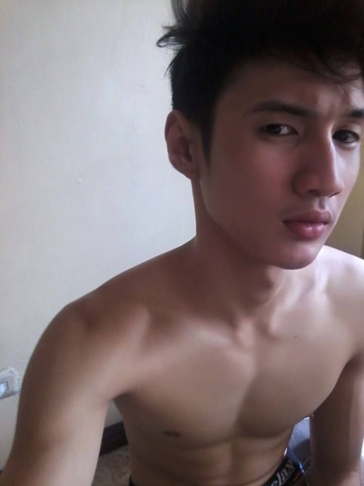 ส่องชาย04