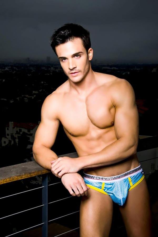 สุดยอดนายแบบชุดหวิวของปี Philip Fusco