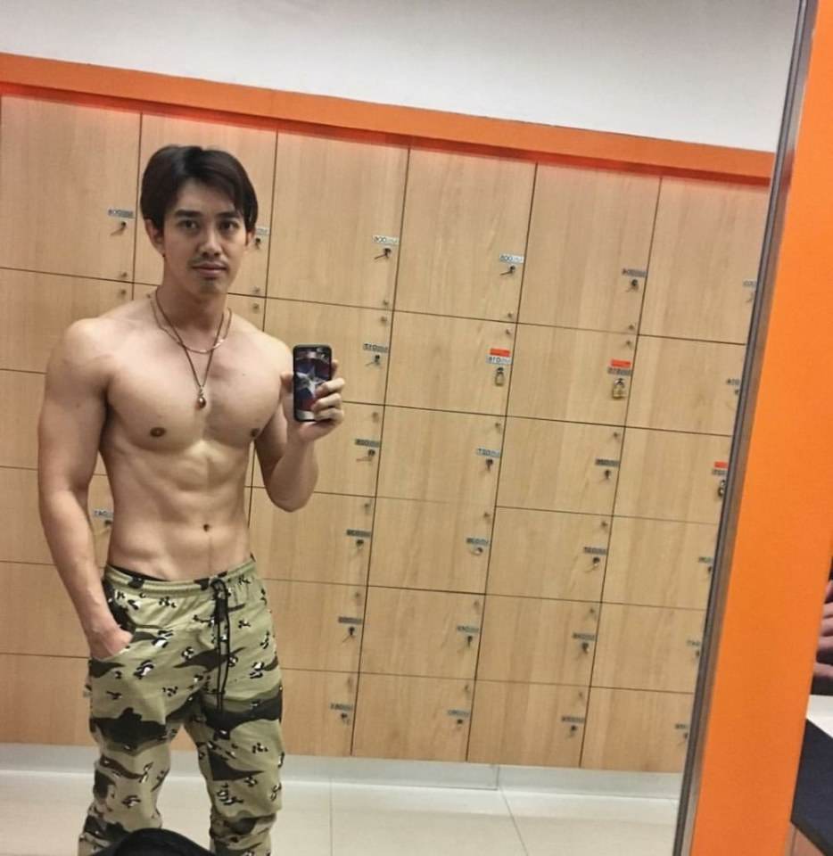 พิจารณาเหล่าชายอุ้ยตายทรงผม 2,308