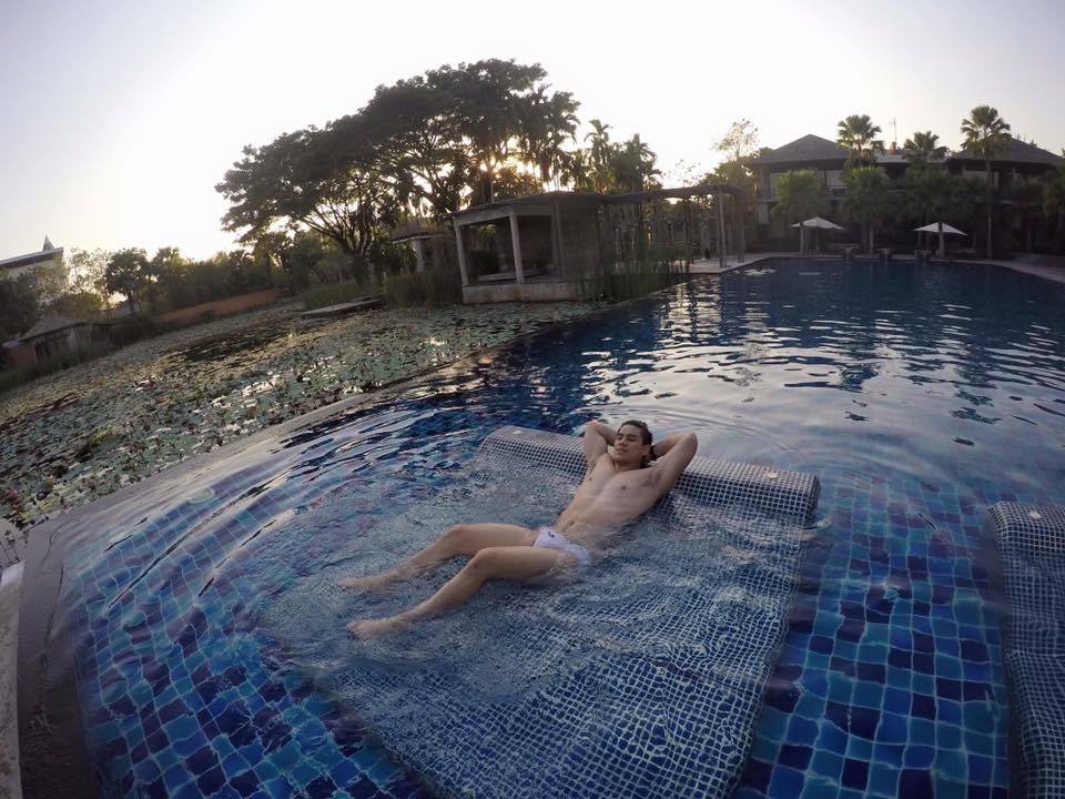 ลึกแน่ 2,327