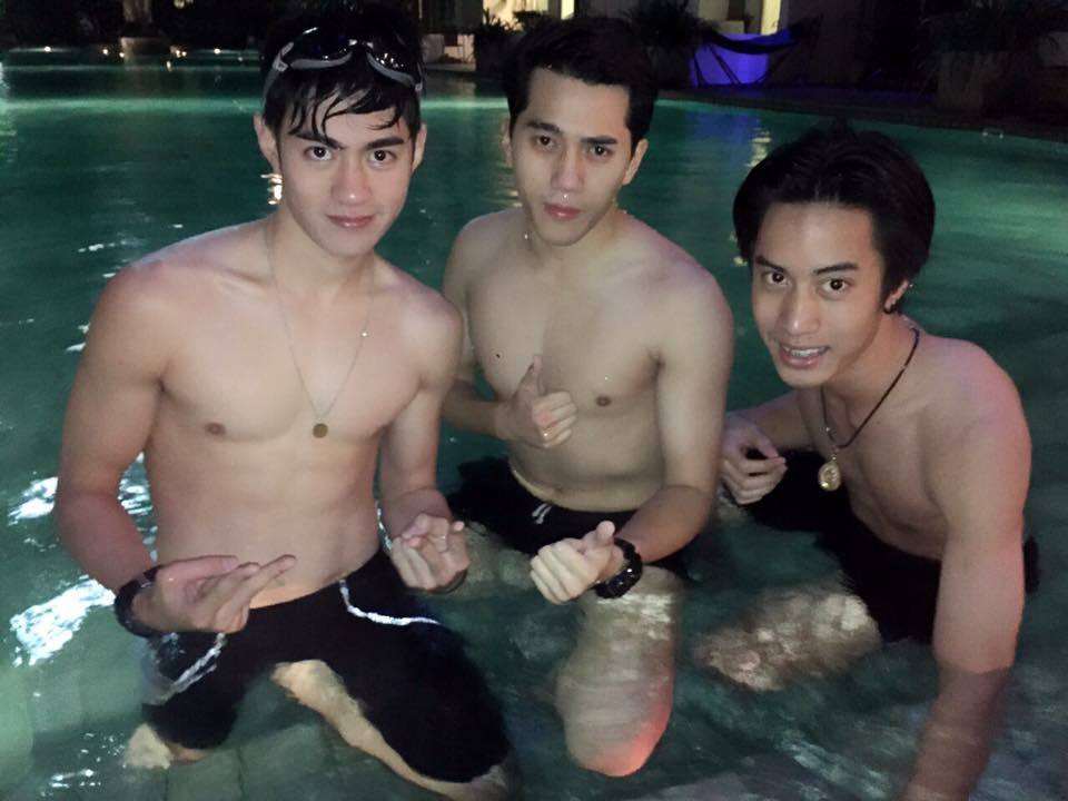 สามคนก็ไหวค่ะ 2,342