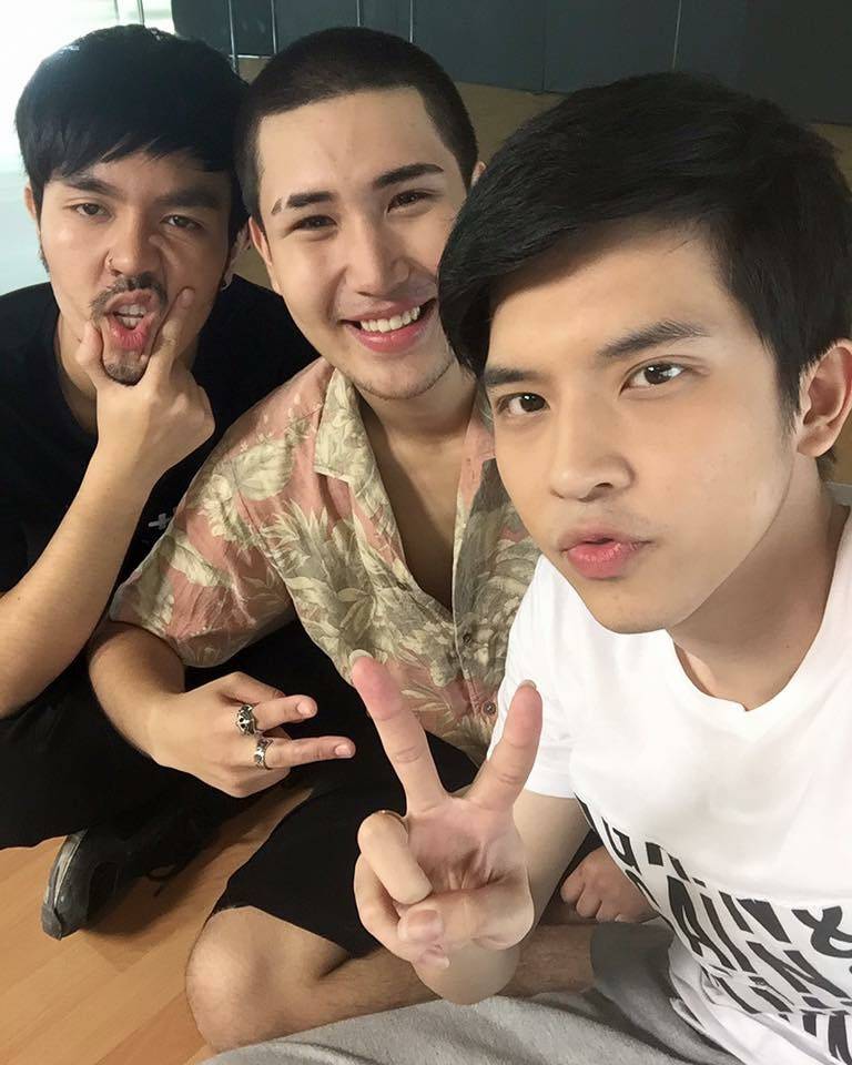 สามคนก็ไหวค่ะ 2,342