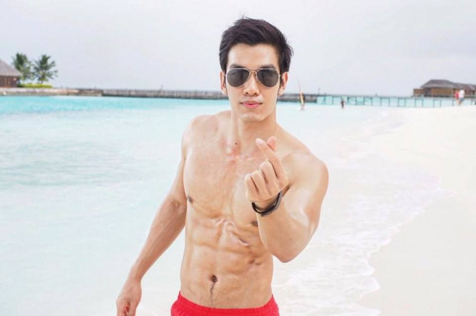 อาภรณ์แดงแรงฤทธิ์พิชิตอิฉัน 2,360