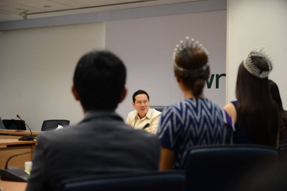 Miss Tourism Queen Thailand พร้อมด้วยคณะผู้บริหาร บมจ. อสมท  เข้าพบ ผู้อำนวยการ อพท.