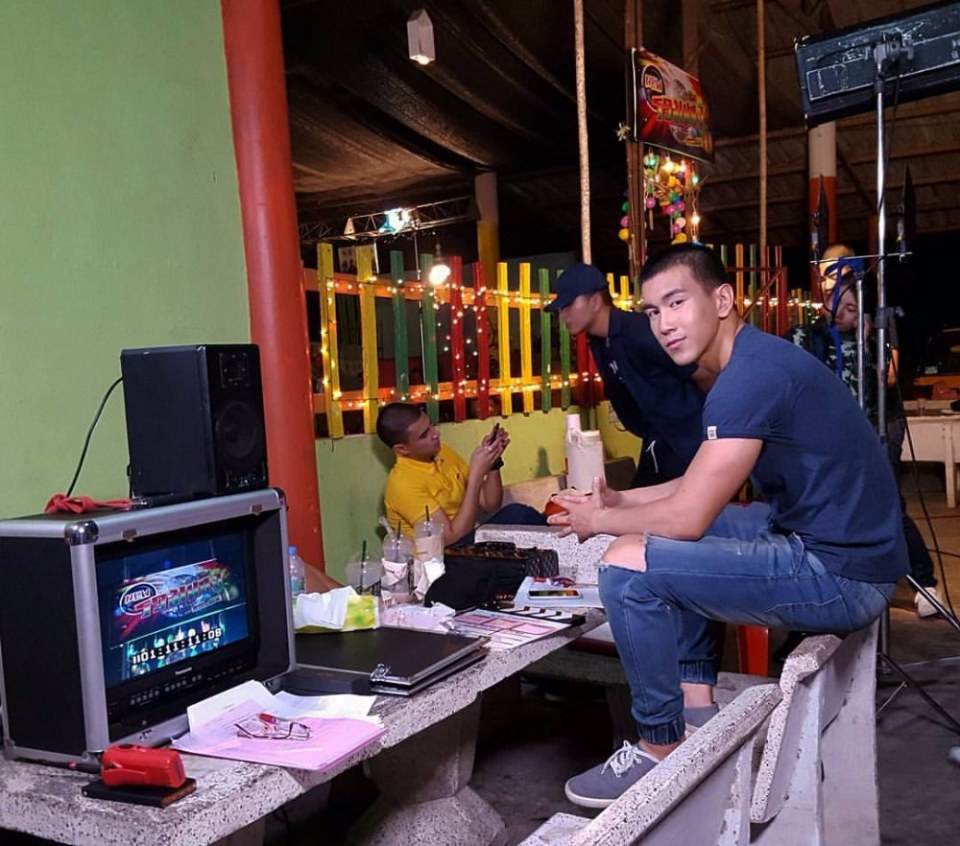 เห็นผู้ชายนั่ง อยากนั่ง 2,371