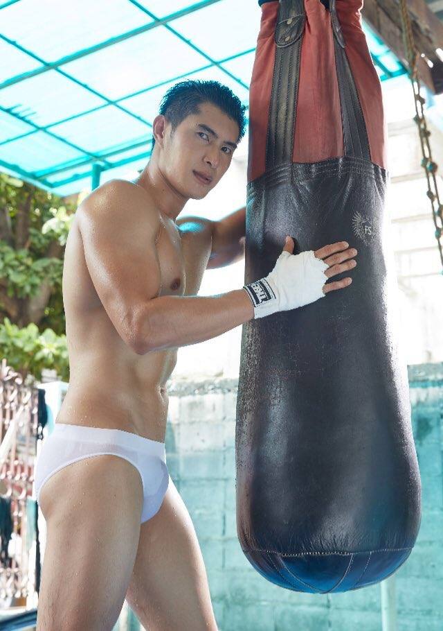 เลียสามี