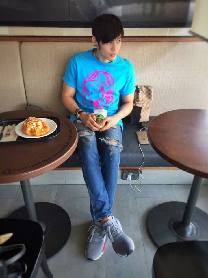 เอนตัวมากกว่านี้ 2,389