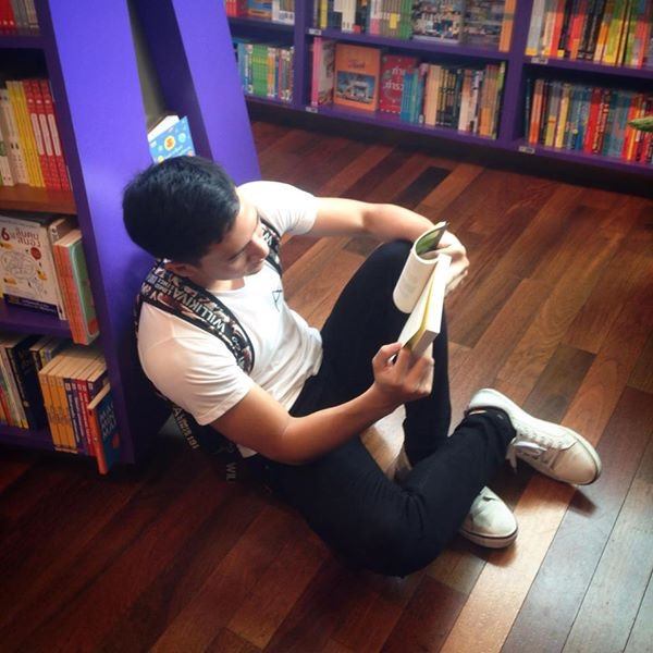 เอนตัวมากกว่านี้ 2,389