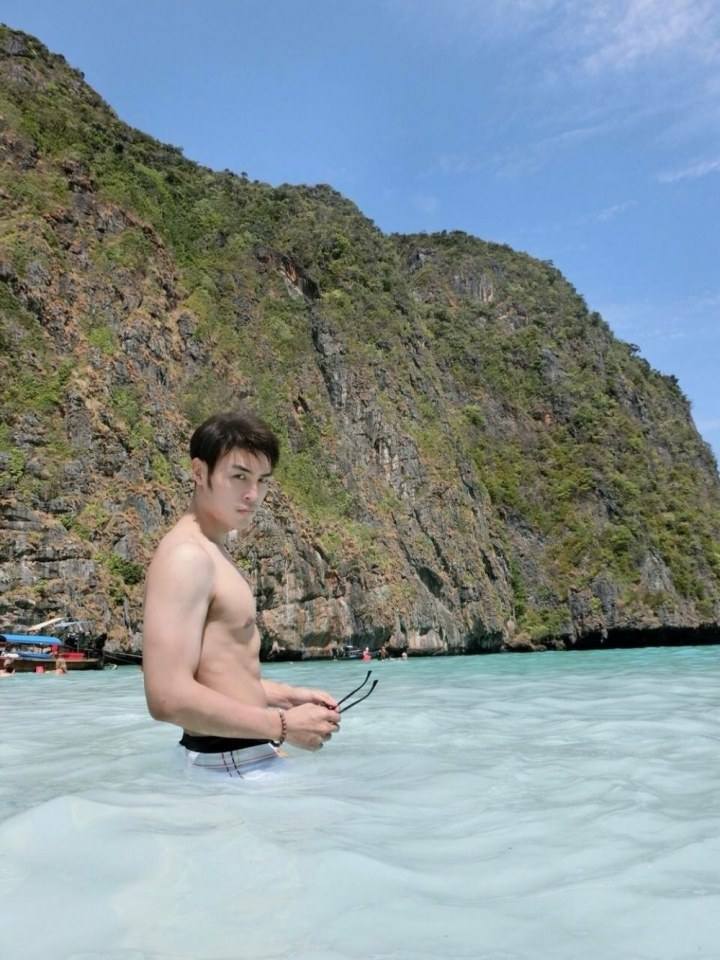 ใส่กางเกงอะไรว่ายน้ำถึงจะเหมาะ 2,392