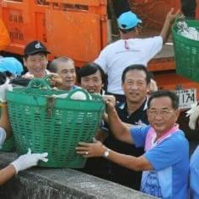 ชาวท่าฉลอมรวมพลัง  Big Cleaning Day คืนความสดใสให้สถานีรถไฟบ้านแหลม (เส้นทางรถไฟสายประวัติศาสตร์ที่มีอายุกว่า 100 ปี