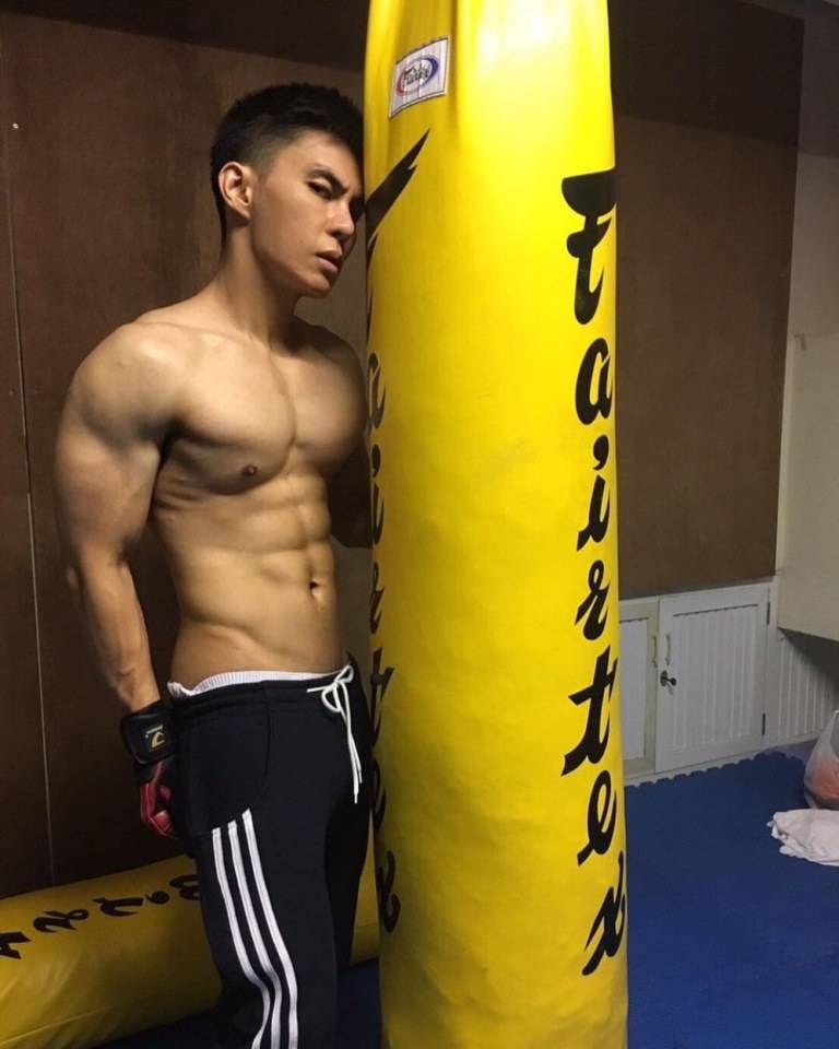 กล้ามน่ากัดมากสามี