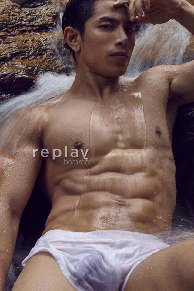 ห่อหมกปลาเนื้ออ่อน ของ ขวัญ-ภูวเมศ ใน replay.homme 002