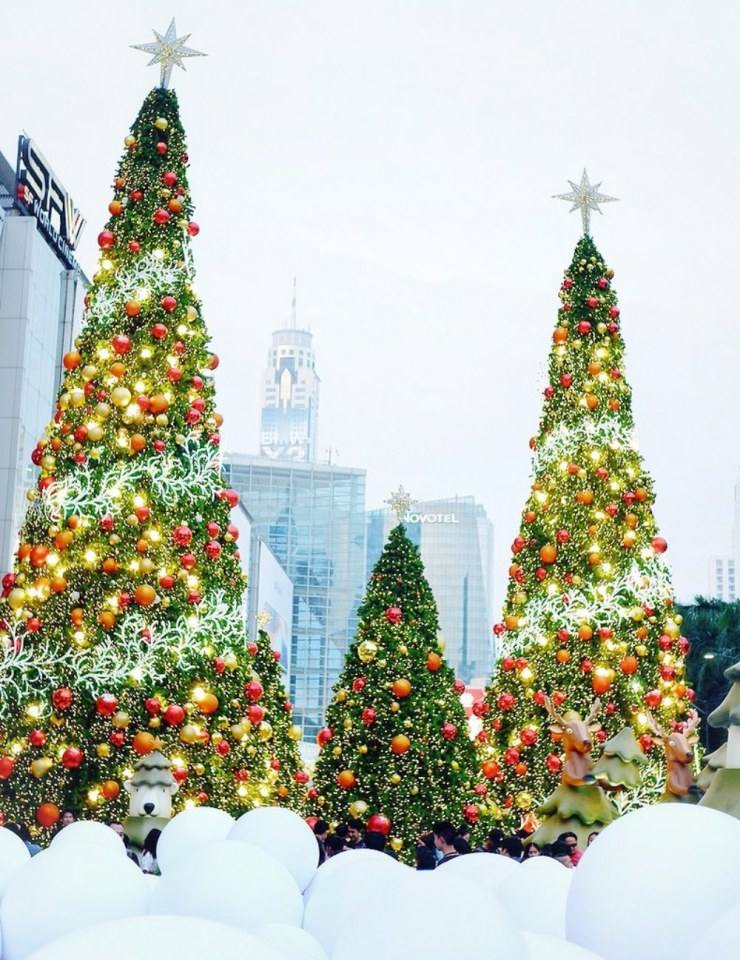 ชวนส่องไฟประดับหน้า CentralWorld สวยสุดๆ