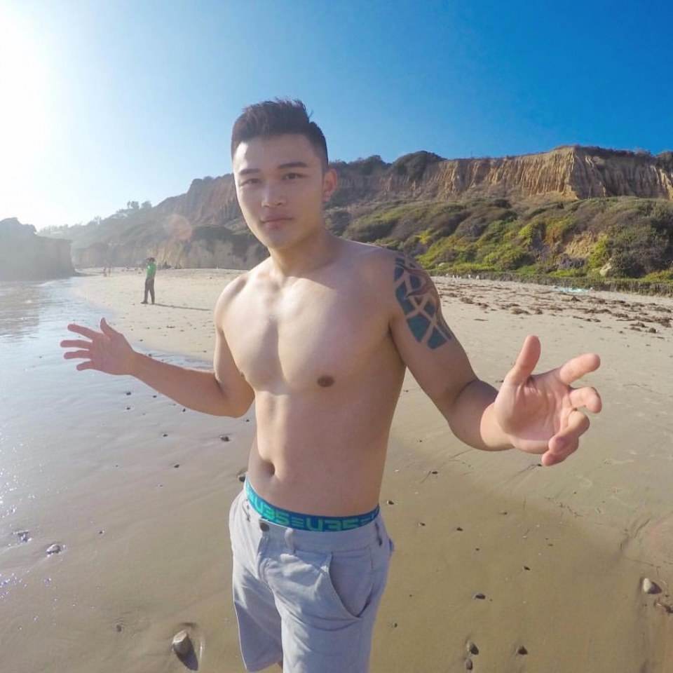 ผู้ชายกับน้ำ 2,418