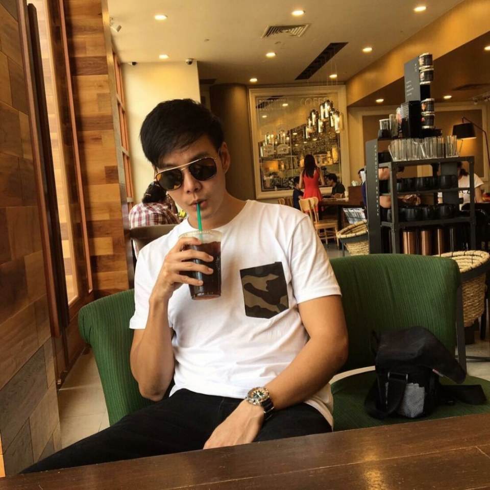 ผู้ชายพิง 2,420