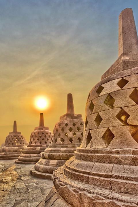 ความยิ่งใหญ่ ของ ศาสนาพุทธ กับมหาสถูปโบโรบูดูร์  Borobudur) อินโดนีเซีย