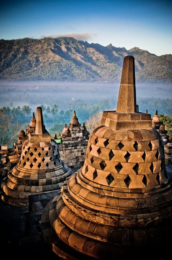 ความยิ่งใหญ่ ของ ศาสนาพุทธ กับมหาสถูปโบโรบูดูร์  Borobudur) อินโดนีเซีย