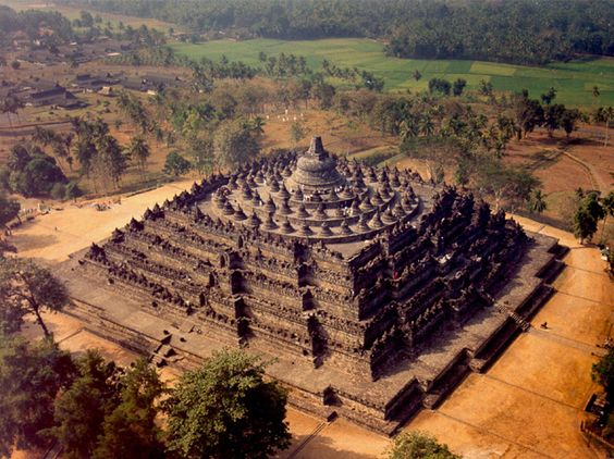 ความยิ่งใหญ่ ของ ศาสนาพุทธ กับมหาสถูปโบโรบูดูร์  Borobudur) อินโดนีเซีย