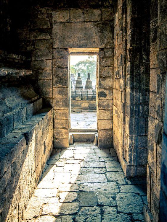 ความยิ่งใหญ่ ของ ศาสนาพุทธ กับมหาสถูปโบโรบูดูร์  Borobudur) อินโดนีเซีย