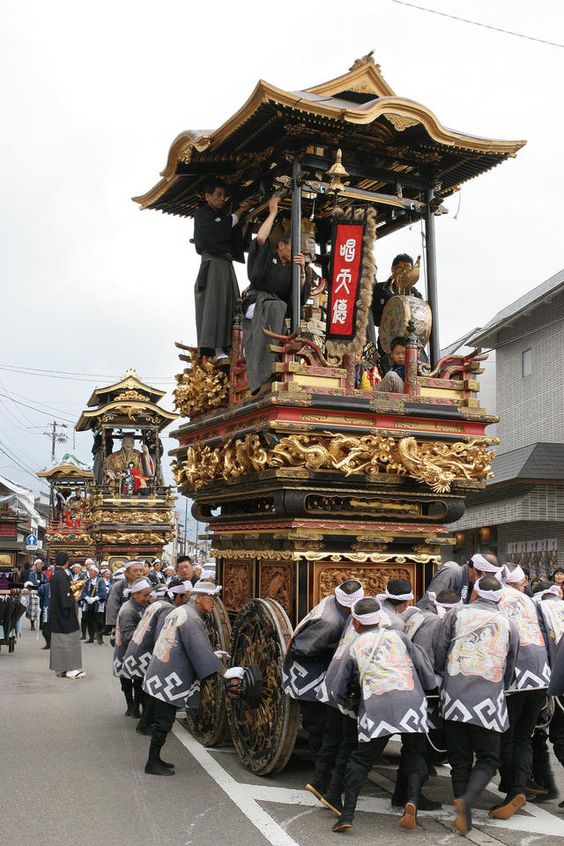 ความยิ่งใหญ่ ของ  ความเชื่อทางศาสนา ชาวญี่ปุ่น