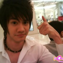 เออหนุ่มๆสาวๆพิจารณา หน่อยน่ะว่าพี่เบส หล่อขั้นเทพไหมอ่า....