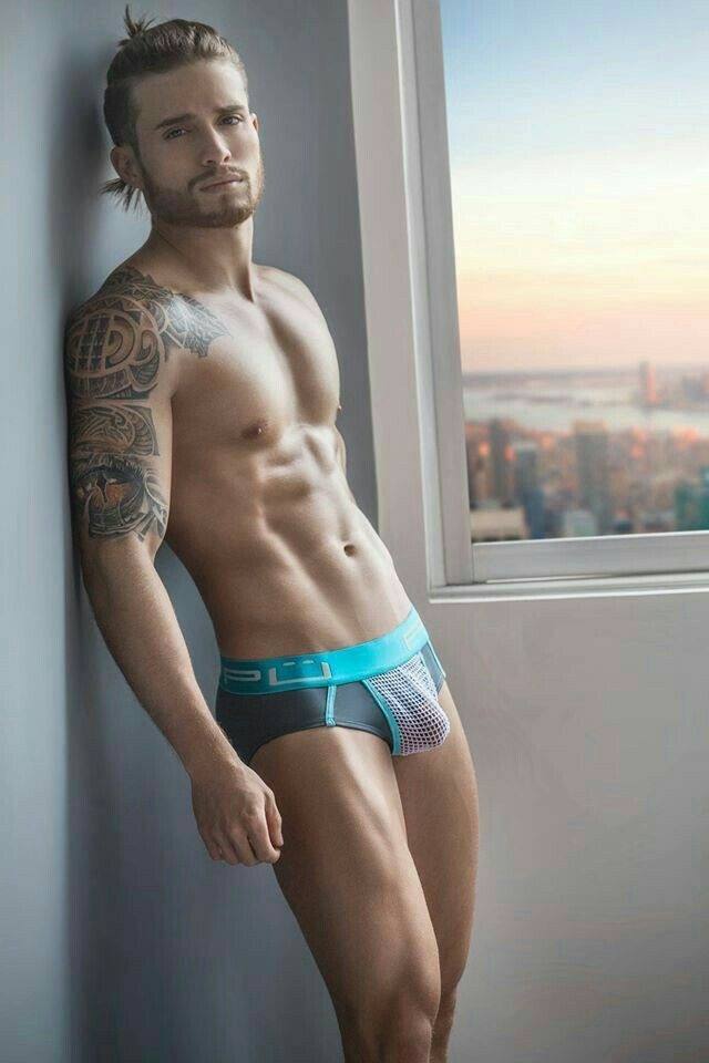 Hot guy in underwear 322