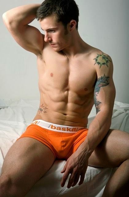Hot guy in underwear 324