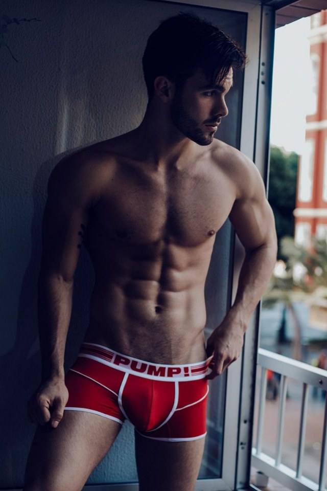Hot guy in underwear 324