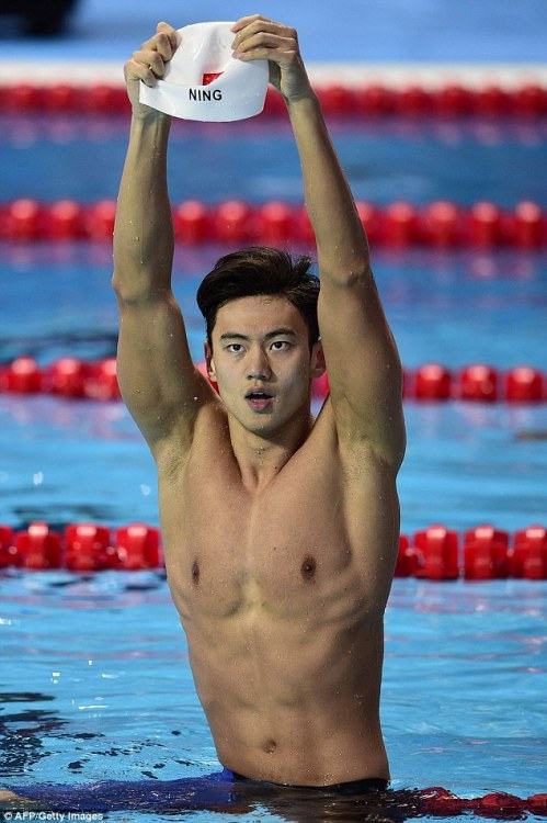 NING ZE TAO นักว่ายน้ำชาวจีน