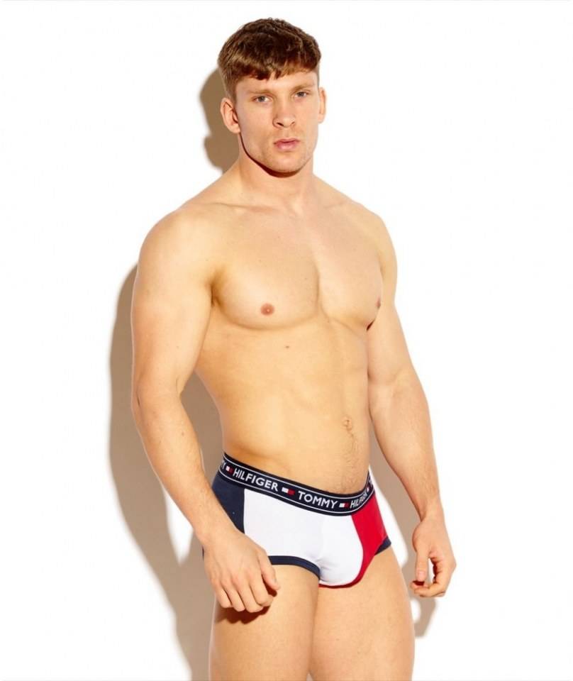 Hot guy in underwear 328