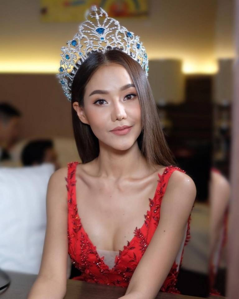 หนู​สิ​ สิริรัตน์​ Miss Thailand World2010