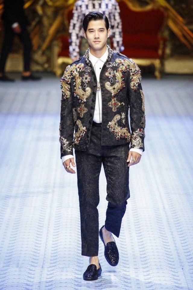 Dolce & Gabbana ฤดูกาล Spring 2019 Menswear ชุดสูทโก้มาก หรูหราดีงามไปหมด นายแบบก็ดีมากๆเช่นกันค่ะ ปรบมือ 👏💗💖