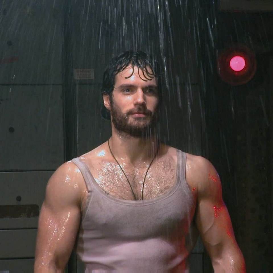 Henry cavill ‏2