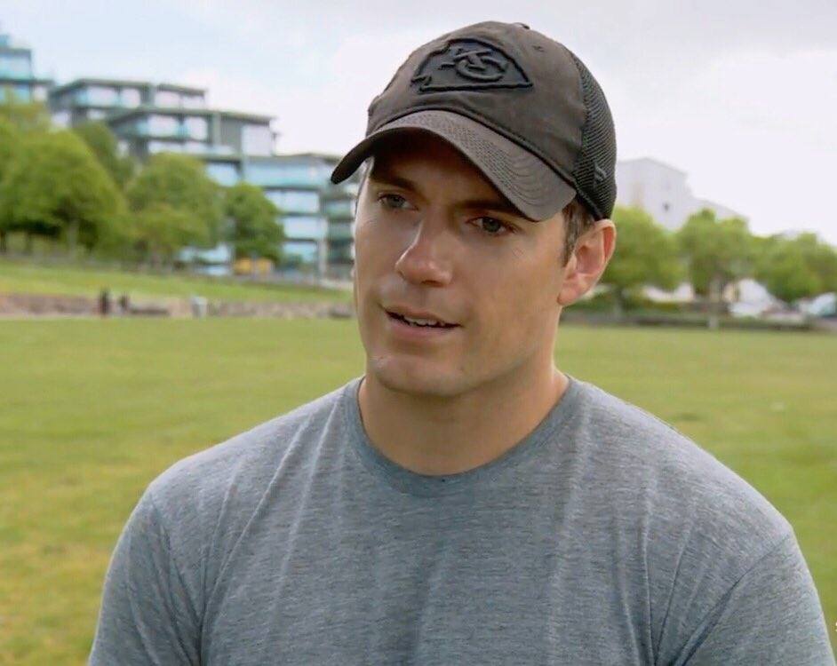 Henry cavill ‏2