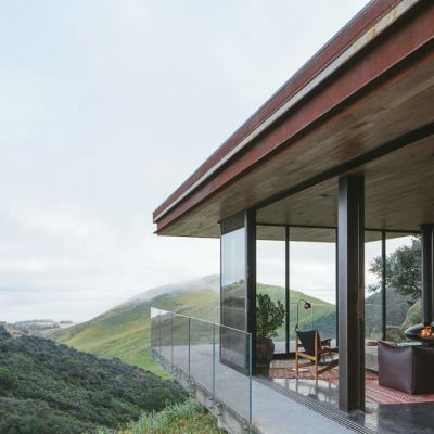 Off-Grid Guest House by Anacapa