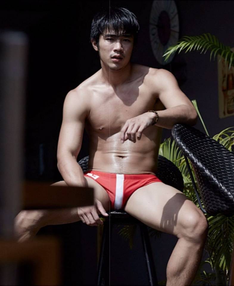 “เจ๋ง มาดพยัคฆ์” นักมวยไทยหน้าตี๋ กับการถ่ายแบบสุดเซ็กซี่