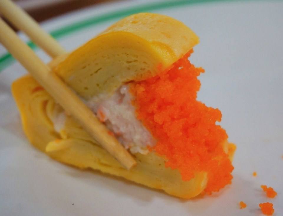 ชี้เป้า ซูชิราคาหลักสิบอร่อยเกินคุ้ม ไข่หวานบ้านซูชิ by ข้าวนิ่มซูชิ ศูนย์อาหารแฮปปี้แลนด์ บางกะปิ