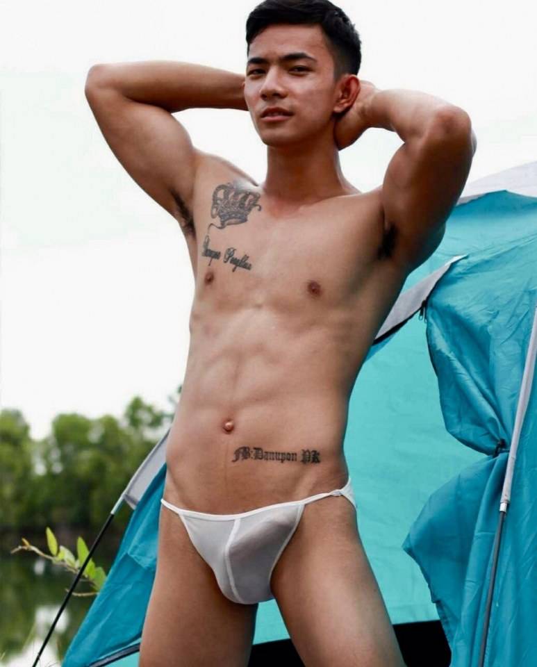 Sexy nudity gay guys 2